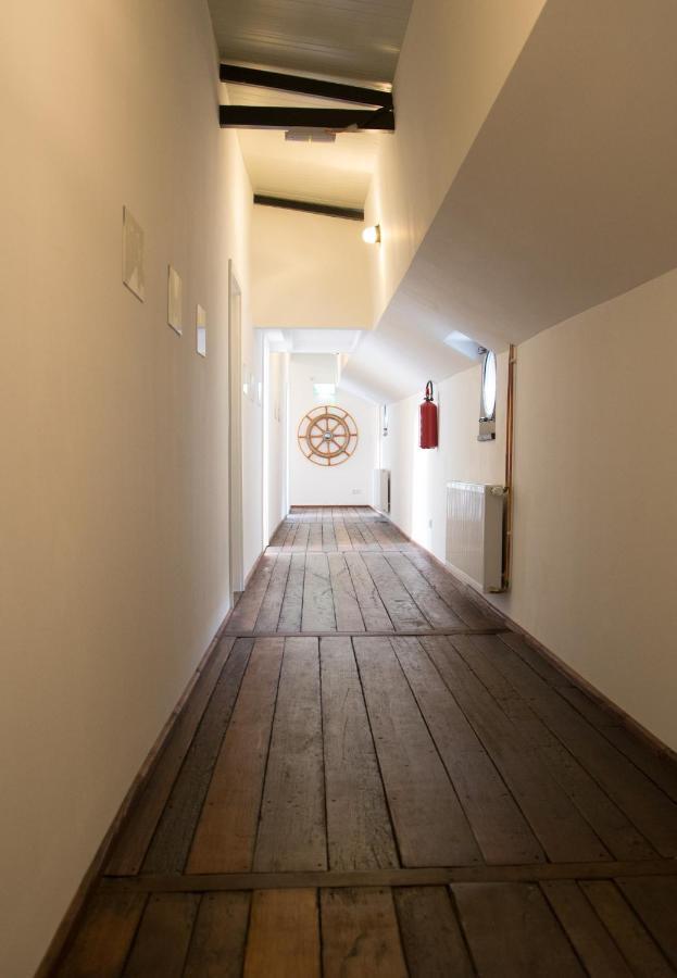 Schiffshotel "Schlafen Im Hafen" Hamburg Dış mekan fotoğraf