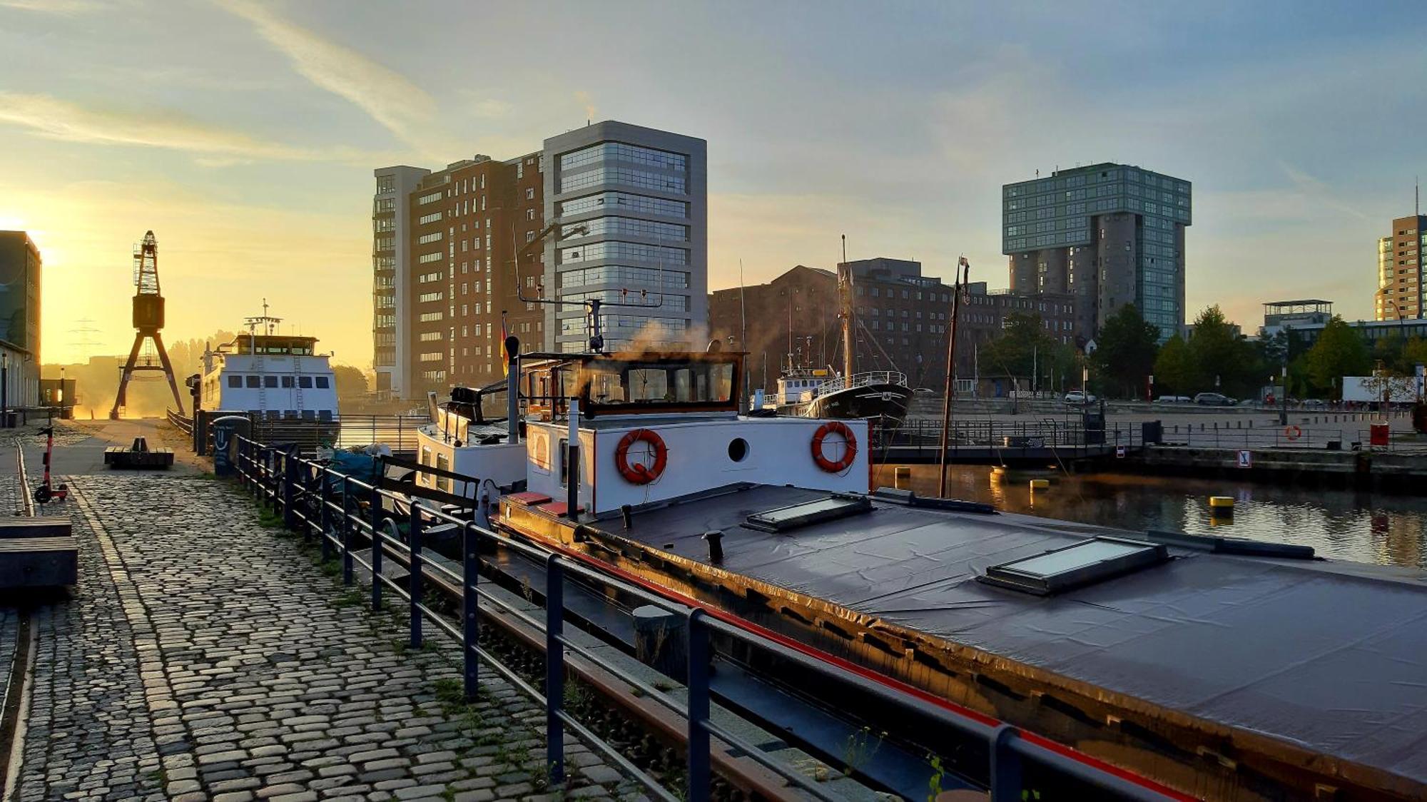 Schiffshotel "Schlafen Im Hafen" Hamburg Dış mekan fotoğraf