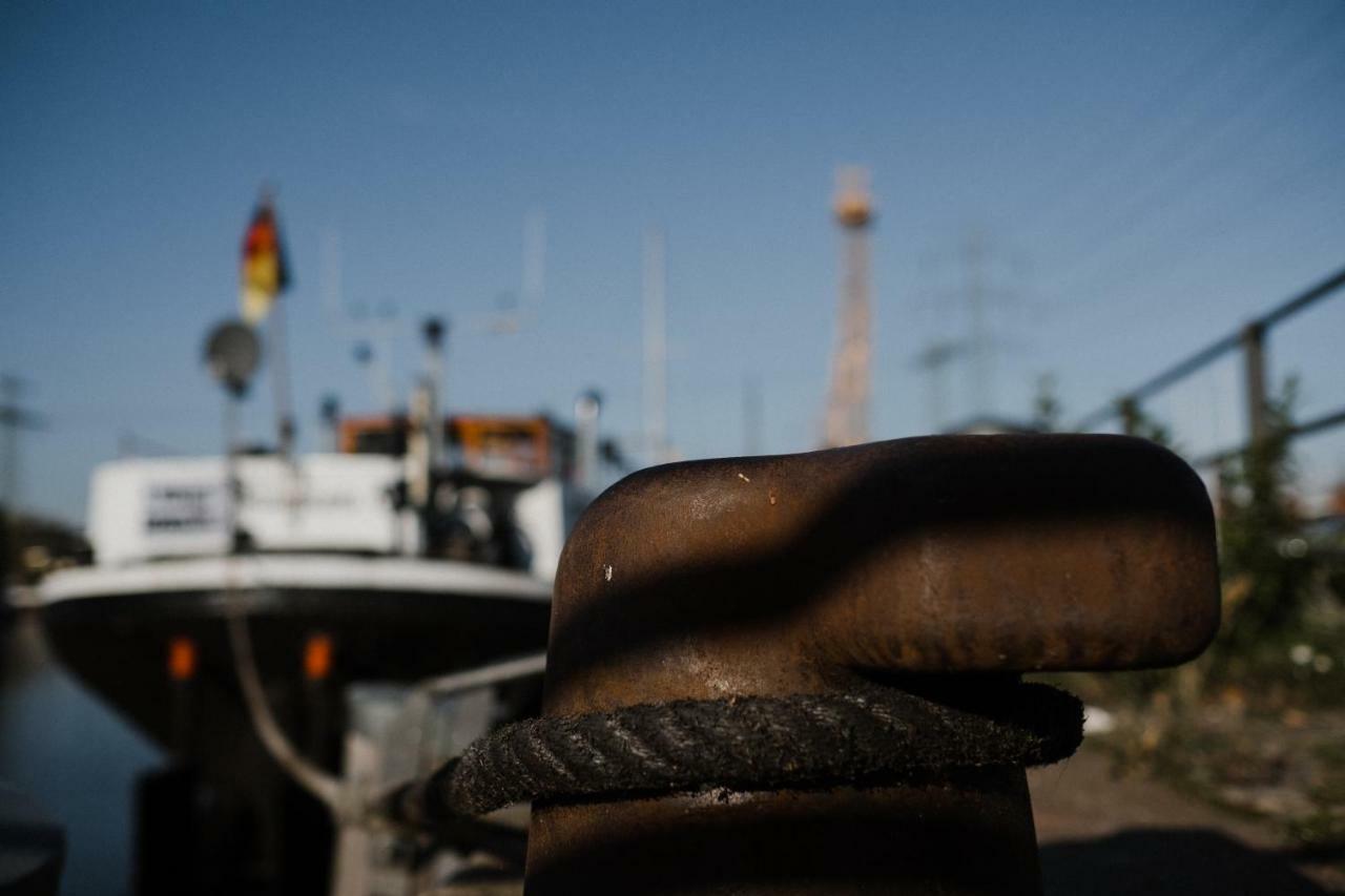 Schiffshotel "Schlafen Im Hafen" Hamburg Dış mekan fotoğraf
